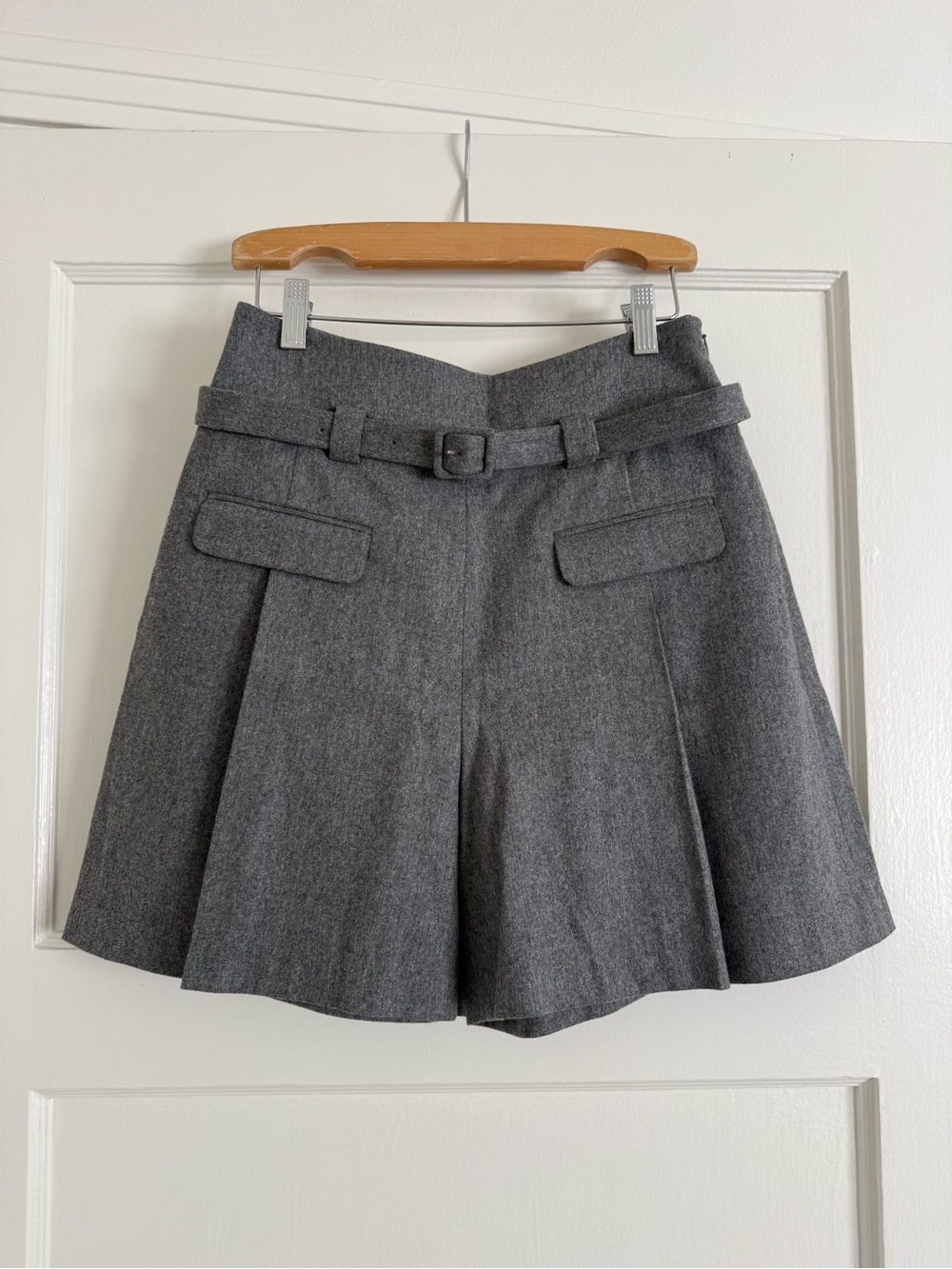 Diane Von Furstenberg Wool Gray Tailored Pleated Skort with Belt